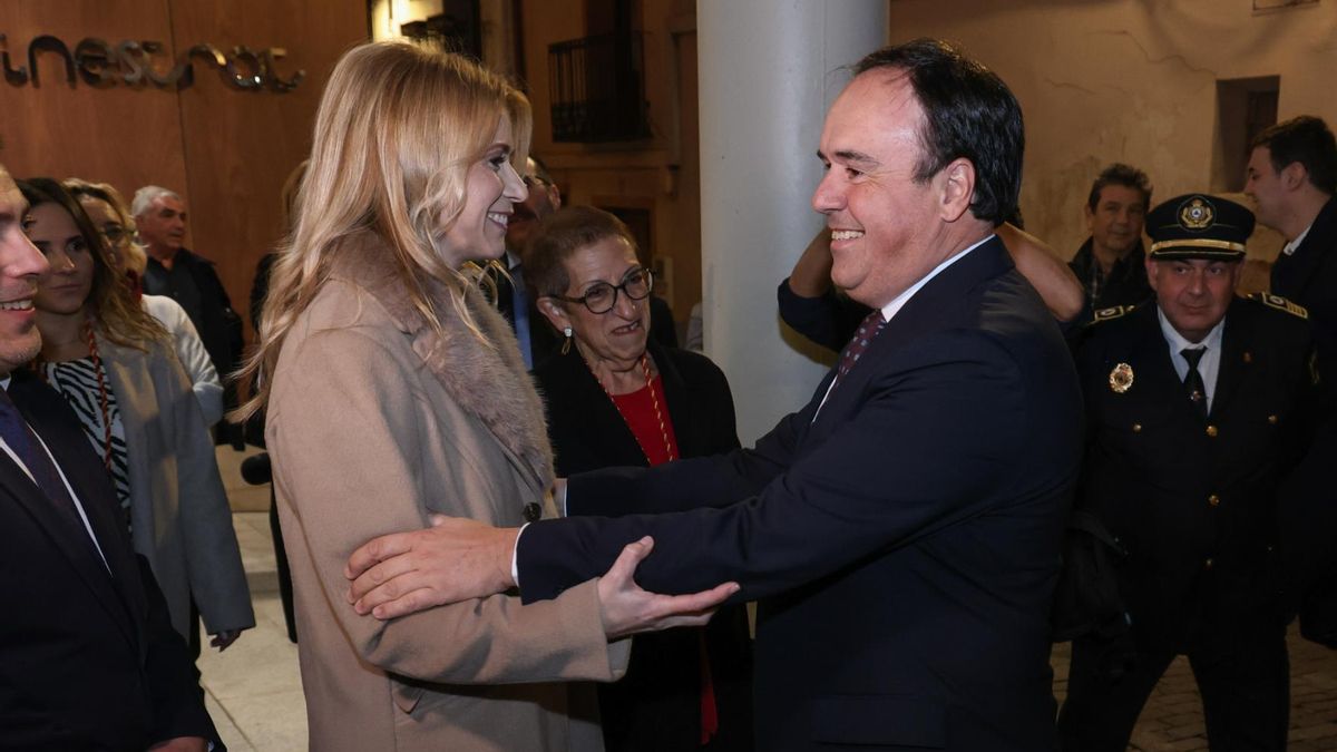 El Ayuntamiento de Finestrat oculta el expediente de contratación de la pareja de Pérez Llorca, exalcalde de la localidad