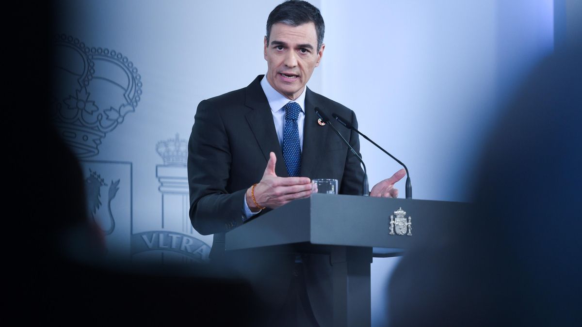 El presidente del Gobierno, Pedro Sánchez, durante una rueda de prensa tras el Consejo de Ministros, en el Complejo de la Moncloa, a 28 de enero de 2025, en Madrid (España).