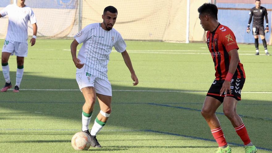 Lance del partido entre el Córdoba B y el Salerm