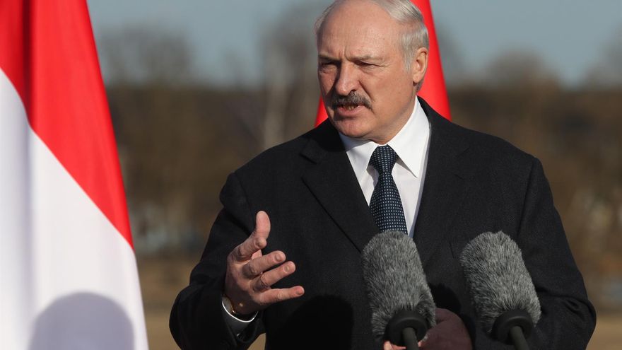 Lukashenko desvía un avión a Minsk para detener a un periodista bielorruso