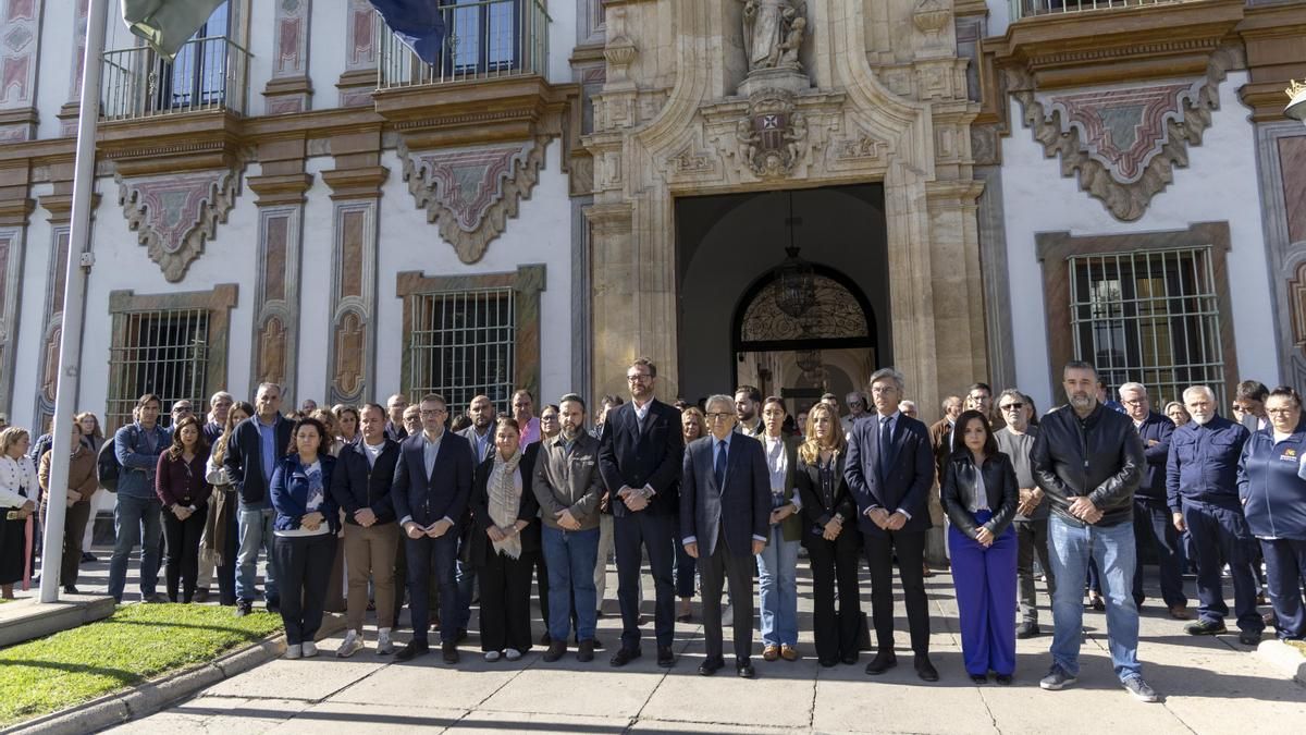 Minuto de silencio en la Diputación Provincial.