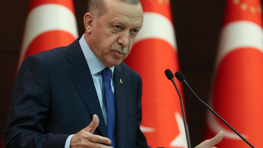 El presidente turco, Recep Tayyip Erdogan, habla durante una conferencia de prensa en Ankara el 18 de marzo de 2020. EFE/EPA/STR