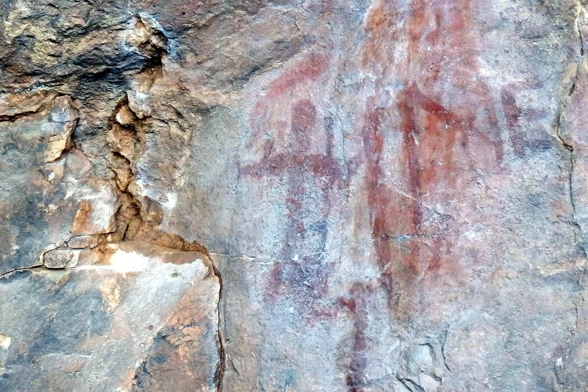 Representaciones realizadas con colorantes de tono rojo.