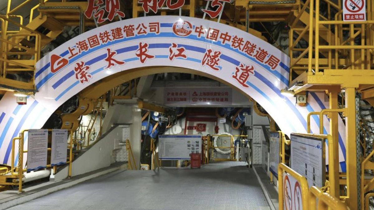 China avanza en túneles submarinos récord: 113 metros bajo el mar y un tren bala que unirá ciudades en 40 minutos