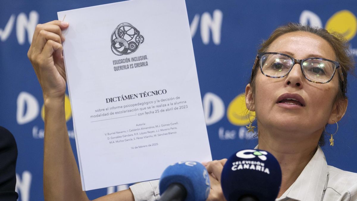 La madre de la menor, Carolina Buriticá, denuncia el caso en rueda de prensa. EFE/Ángel Medina G.