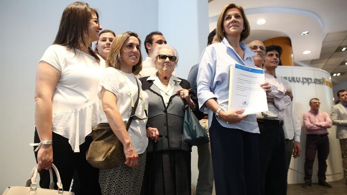 Cospedal reconoce que "dar la cara" por el PP en la corrupción ha "perjudicado" su imagen, pero no se arrepiente de nada