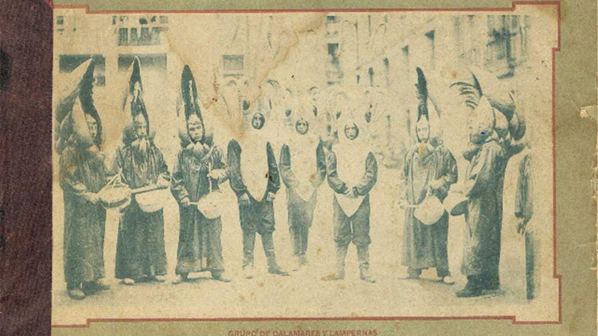 Imagen antigua de una Tamborrada previa a 1880 encontrada en los archivos de la sociedad Euskal Billera