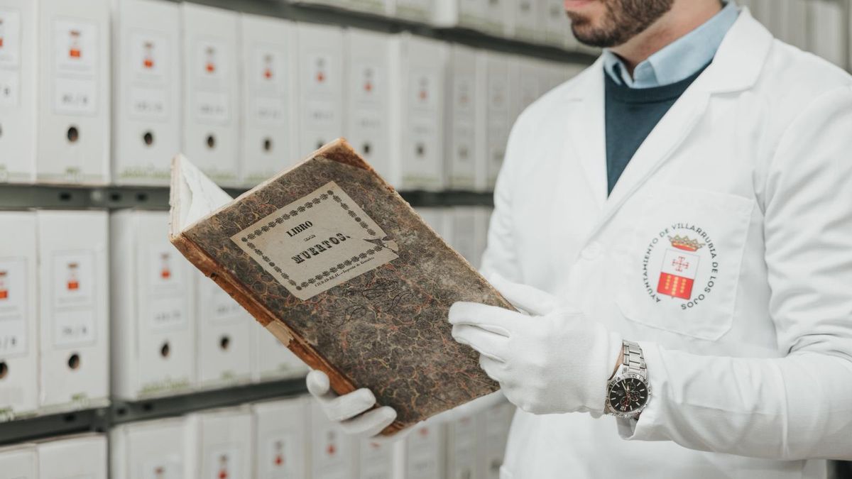 El 'reel' que Santiago publicó en Instagram sobre este 'libro de muertos' del siglo XIX es uno de los más exitosos