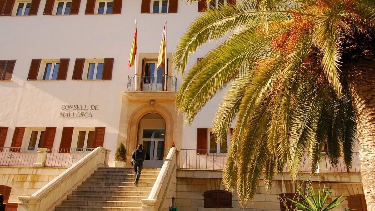 El pleno del Consell rechaza la Comisión de Investigación sobre la explotación de menores pero aprueba la de Expertos