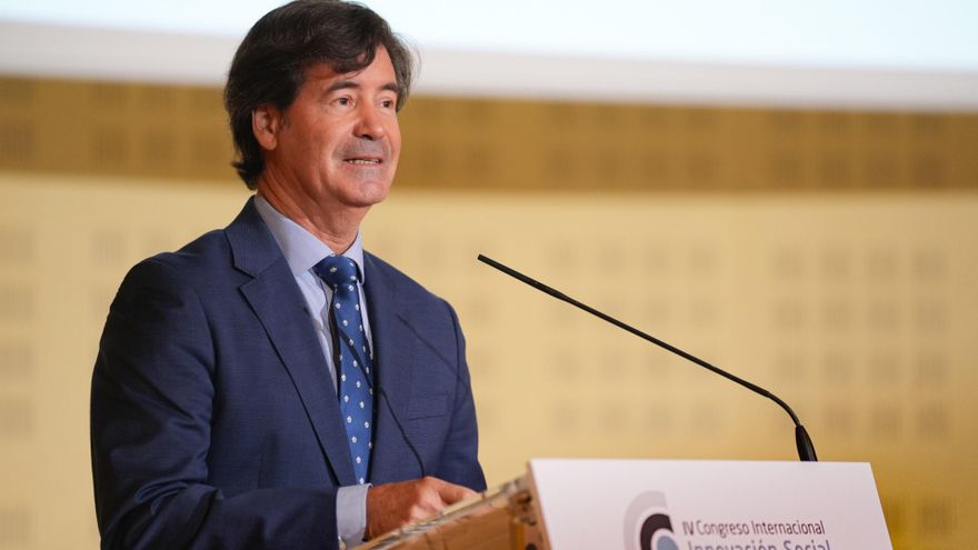 Archivo - El presidente de la CES, Miguel Rus, durante su intervención en un congreso, en foto de archivo.