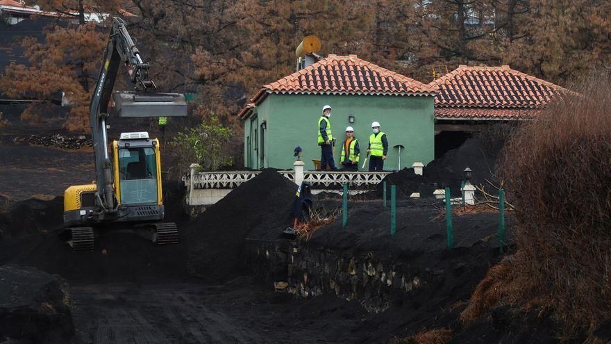 Gesplan retira más de 230.000 metros cúbicos de ceniza en viviendas y zonas agrícolas en La Palma