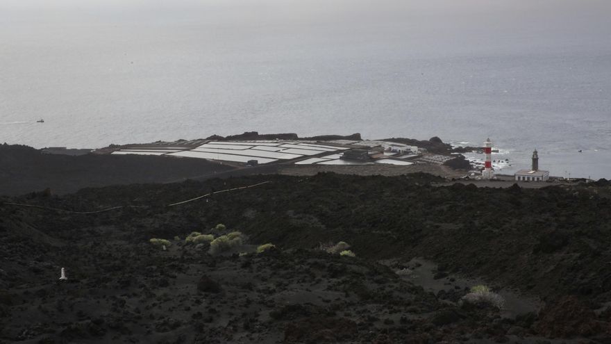 La colada del Teneguía en el tramo final hacia el mar  / Alejandro Ramos.
