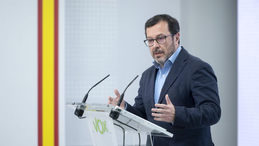 Archivo - El portavoz de Vox, José Antonio Fúster, durante una rueda de prensa tras la reunión del Comité de Acción Política de Vox, en la sede del partido, a 15 de julio de 2024, en Madrid (España)