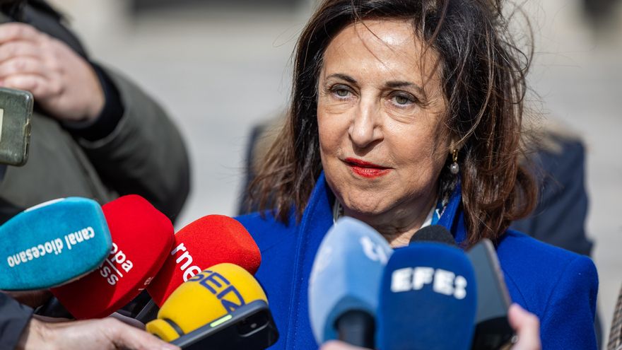 Robles relativiza el wasap de Sánchez llamándola pájara y dice sentirse respaldada por él