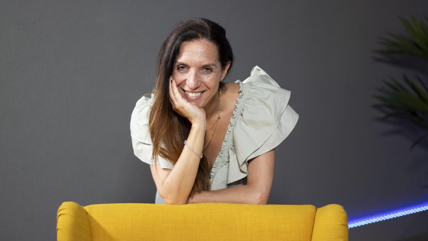 Anabel Vázquez, autora del ensayo 'Piscinosofía'