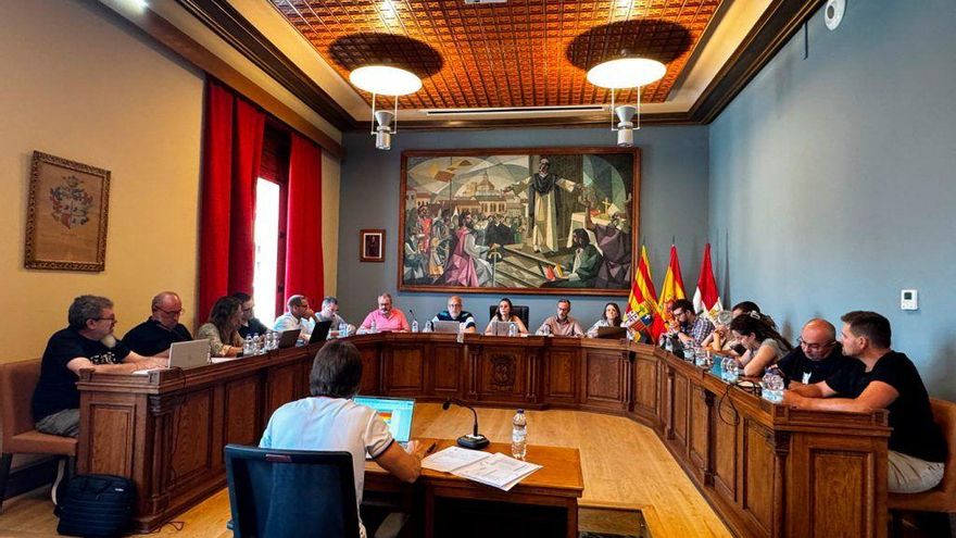 El secretario de Caspe recuerda a Vox que el Ayuntamiento no tiene competencia legal para prohibir el burka o el niqab