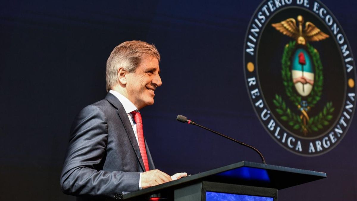Luis Caputo, ministro de Economía.