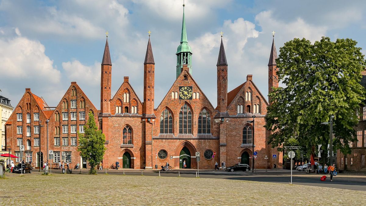 Ladrillo. Una de las señas de identidad de Lübeck es el virtuosismo en el uso del ladrillo.