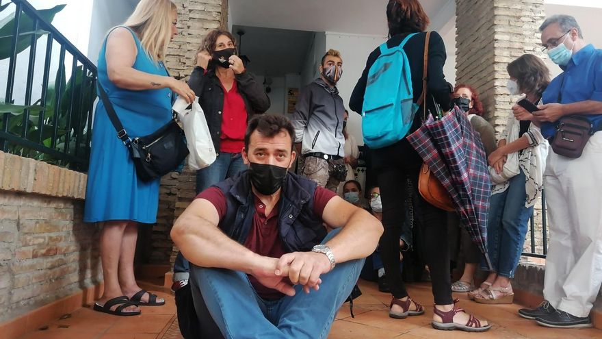 Cuánto cuesta intentar parar un desahucio: 10.000 euros en multas "mordaza" en Málaga, Sevilla y Granada