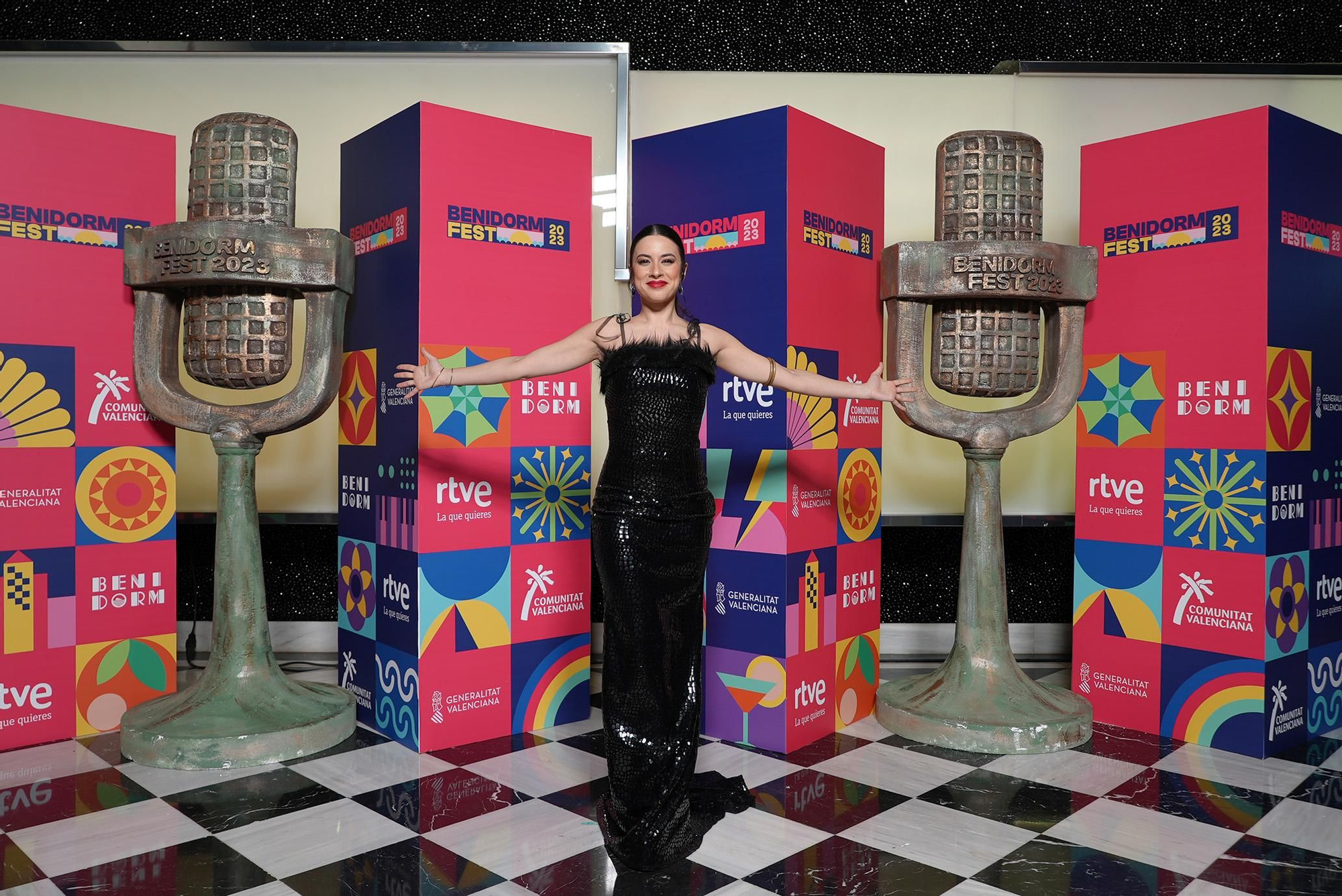 Blanca Paloma en la alfombra naranja del Benidorm Fest 2023