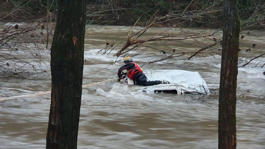 Bomberos encuentran el vehículo del vecino desaparecido en Elizondo, con su cuerpo sin vida dentro