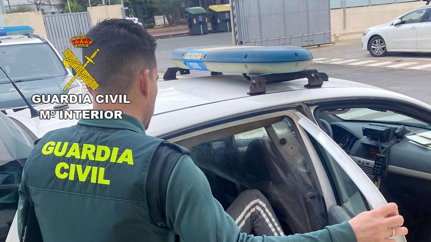 La Guardia Civil detiene a dos hermanos por extorsionar cerca de 40.000 euros a un vecino de Abarán