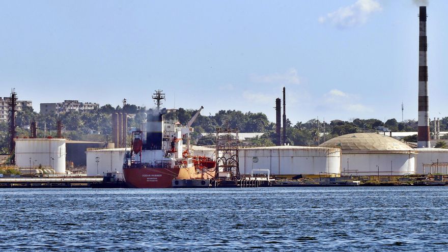 Arriba a Cuba petrolero con cerca de 86.000 barriles de combustible enviados por México
