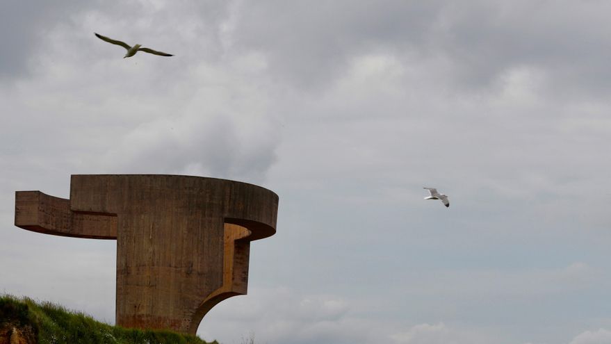 En busca de una vejez digna para las cicatrices del hormigón de Chillida