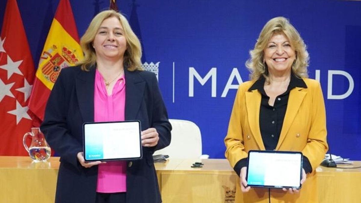 Inmaculada Sanz y Engracia Hidalgo, en la presentación del presupuesto municipal