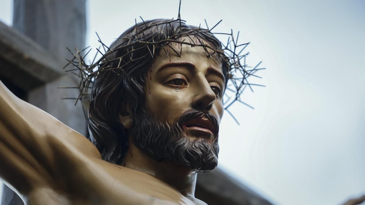 La salida procesional de las Lágrimas, en imágenes