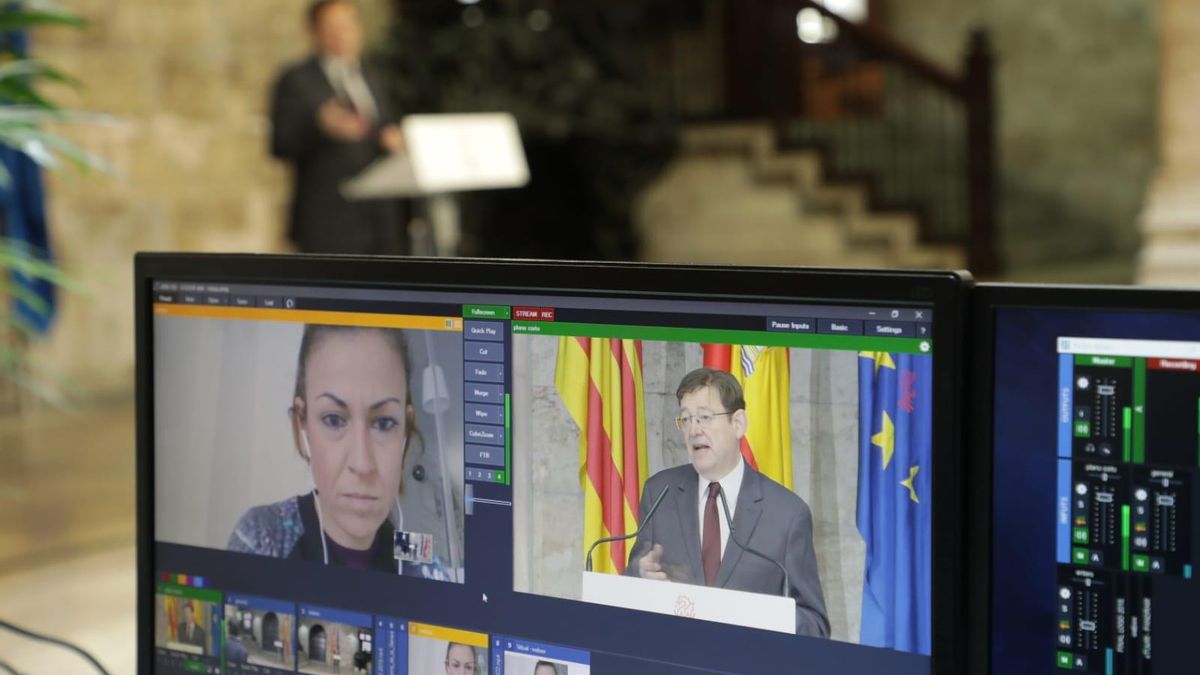 Una periodista interviene en la primera rueda de prensa por videoconferencia de Ximo Puig.