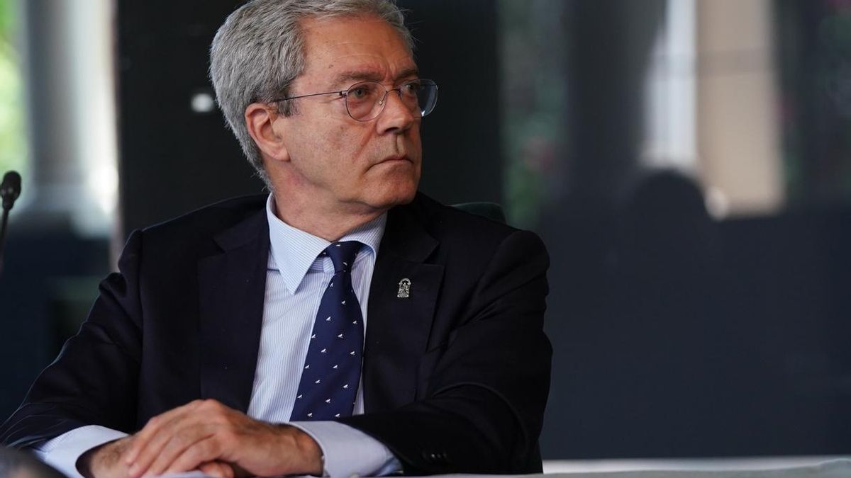 Velasco "garantiza" el gasto corriente en las universidades y un incremento en inversiones de 125 millones