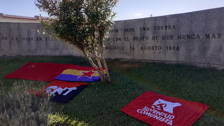 Muro que recuerda los asesinatos
