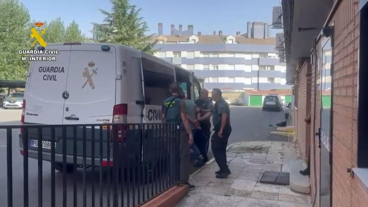 La Guardia Civil detiene a un trabajador de extinción de incendios por provocar el fuego de Mombeltrán, al sur de Ávila