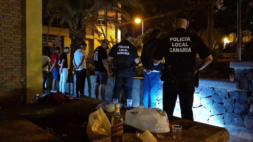 La Policía Local de Santa Cruz instruye más de 140 actas por botellones y no usar mascarillas