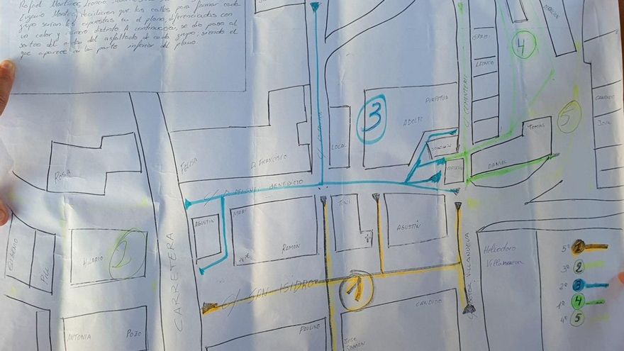 Acuerdo informal de los vecinos de La Cañada de Mira en 2006 que establece el orden de asfaltado de las calles