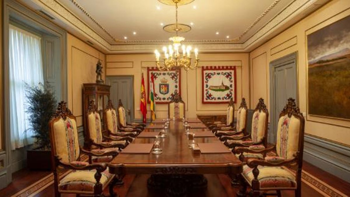 ¿Está aplicando el Gobierno de La Rioja el Código Etico?: las acusaciones de socialistas y populares