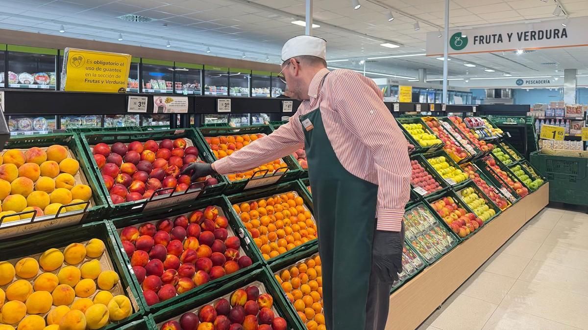 Consum refuerza su apuesta por la fruta de hueso de origen nacional y compra 8.700 toneladas, un 11% más que la campaña anterior