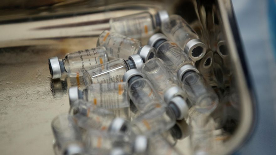 Navarra guarda 86.000 vacunas en ‘stock’ y devuelve 18.100 dosis de Janssen y AstraZeneca