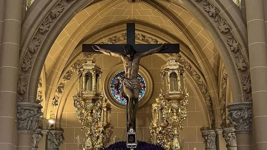 La Cofradía del Mutilado procesiona en Málaga con símbolos franquistas