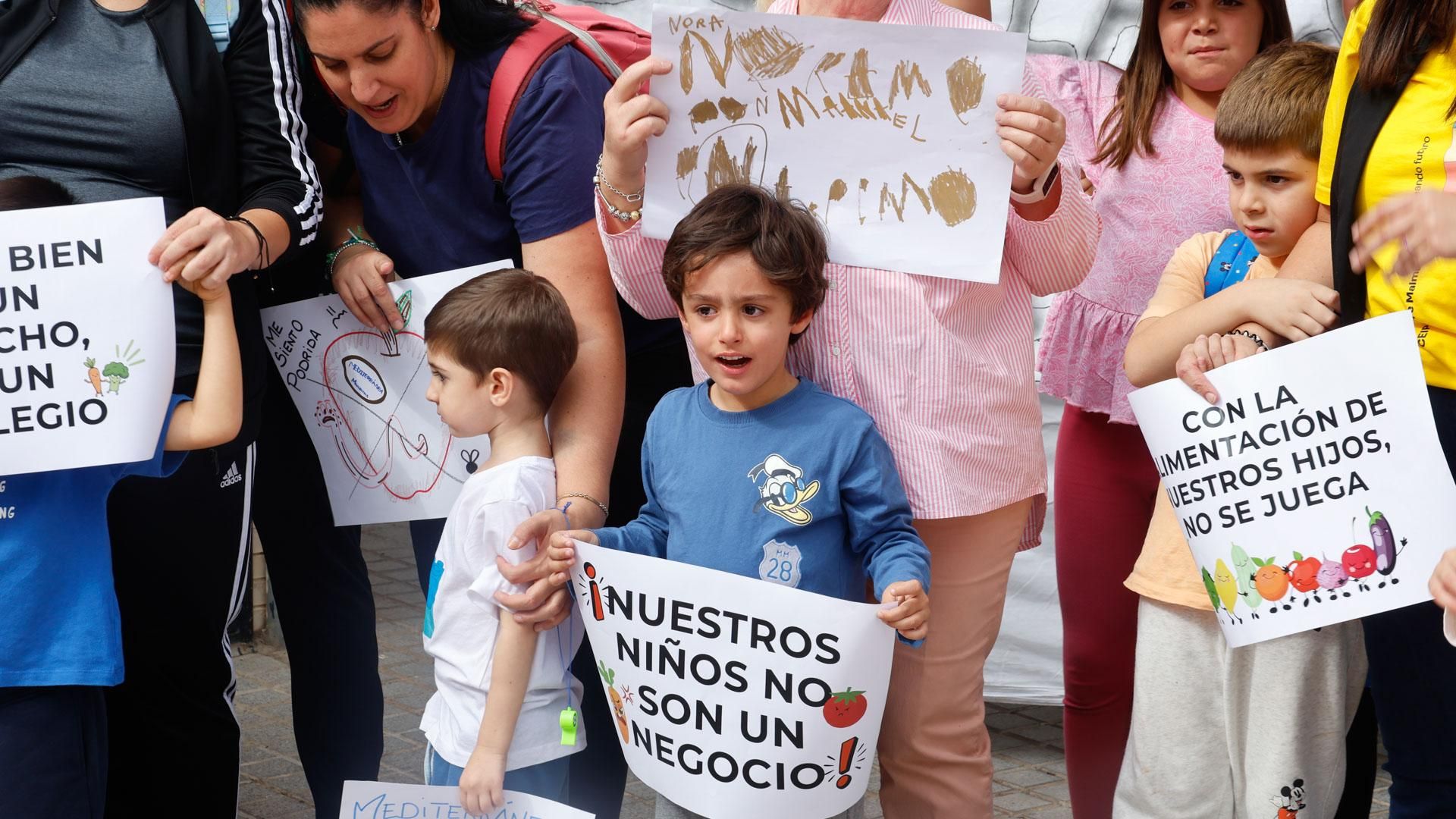 Protesta por el comedor en el Colegio Torre Malmuerta de Córdoba