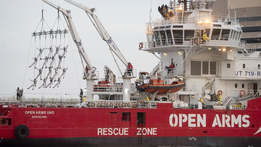 Los 99 migrantes del "Open Arms Uno" desembarcarán en Sicilia