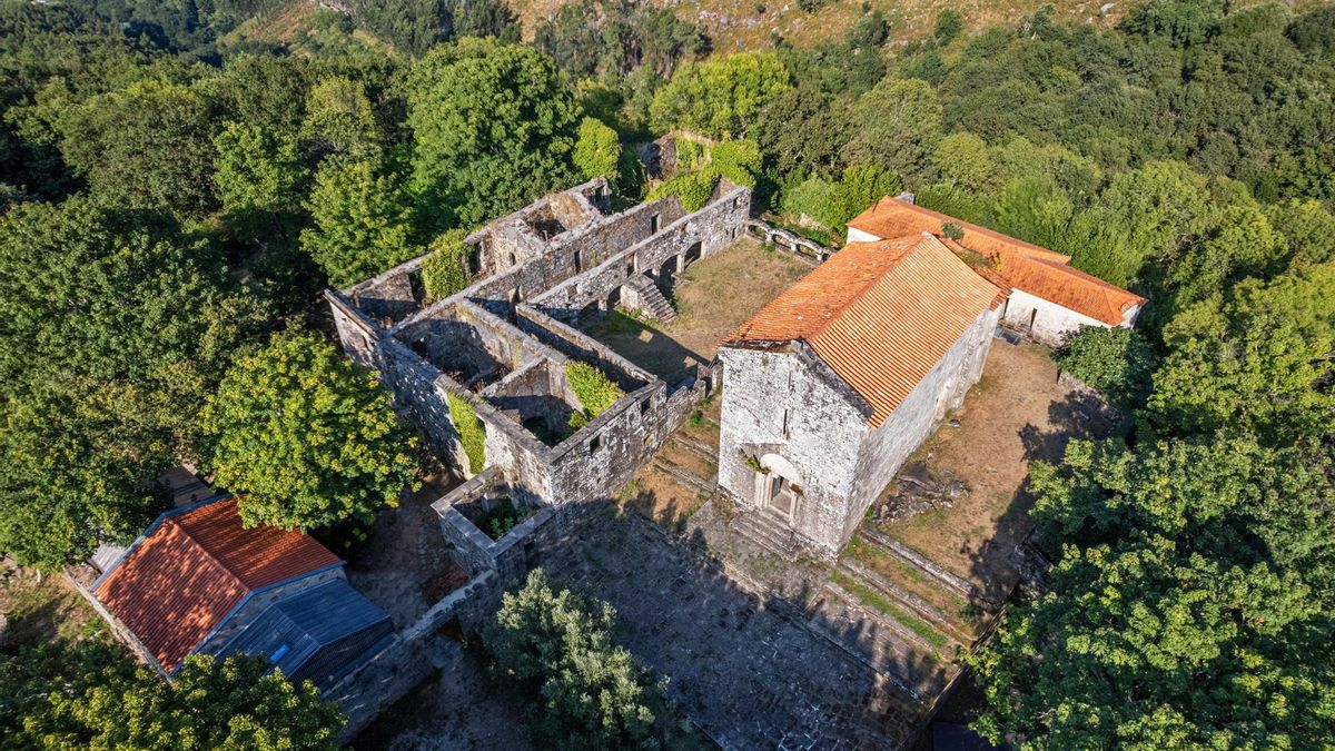 A menos de una hora de Vigo: el monasterio de Portugal que celebra una ruta nocturna gratuita por Halloween