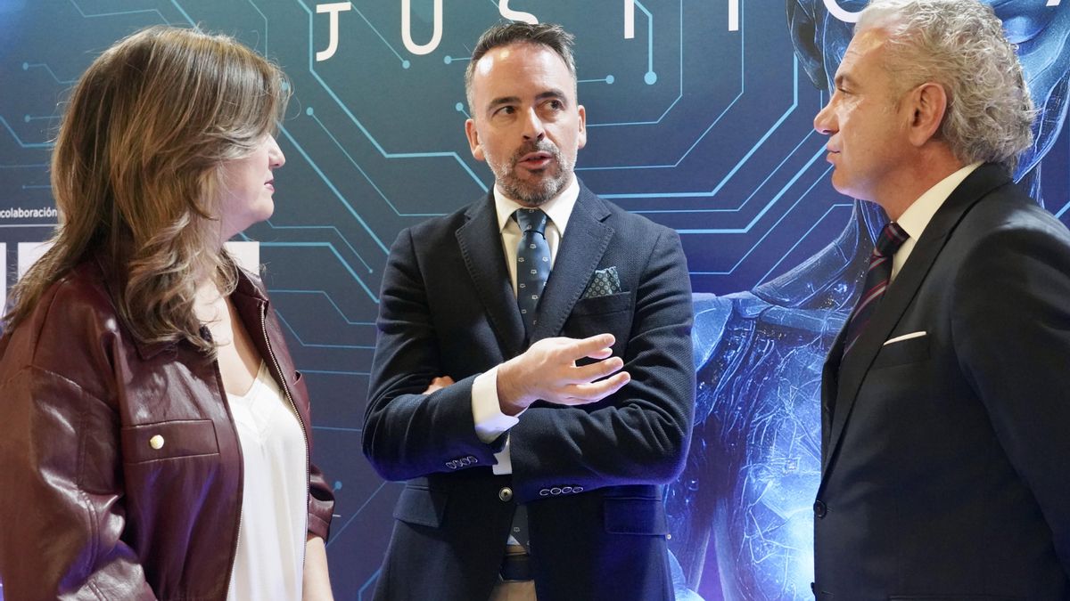 El Estado defiende en León una Justicia digital con IA, pero siempre con decisión humana final