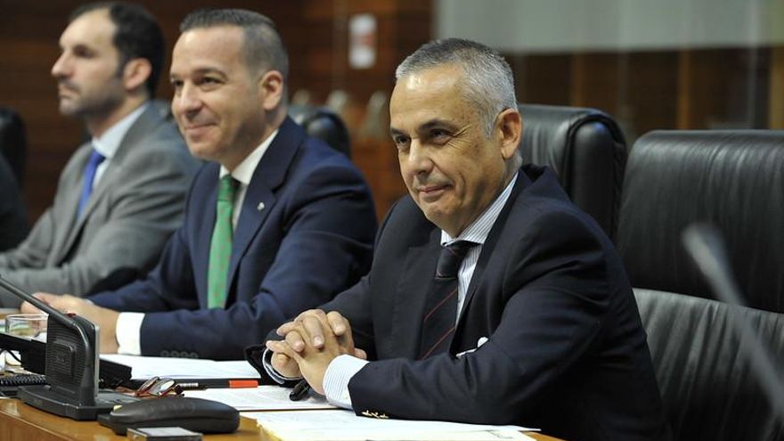 Vox exige la implantación del veto parental en Extremadura y obligará a María Guardiola a posicionarse