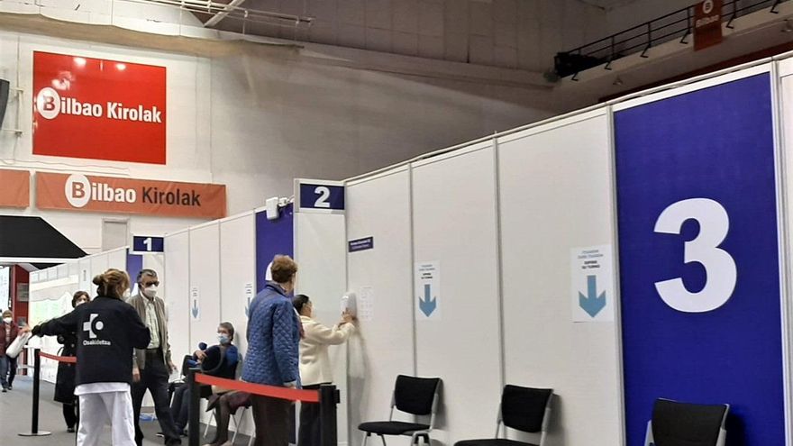 Euskadi empieza ya a citar para la primera dosis a las personas que darán el 70% de inmunidad contra la COVID-19