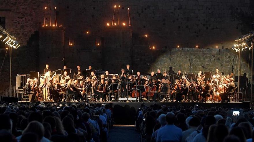 Grandes oberturas brillan a la luz de miles de velas en Pedraza (Segovia)