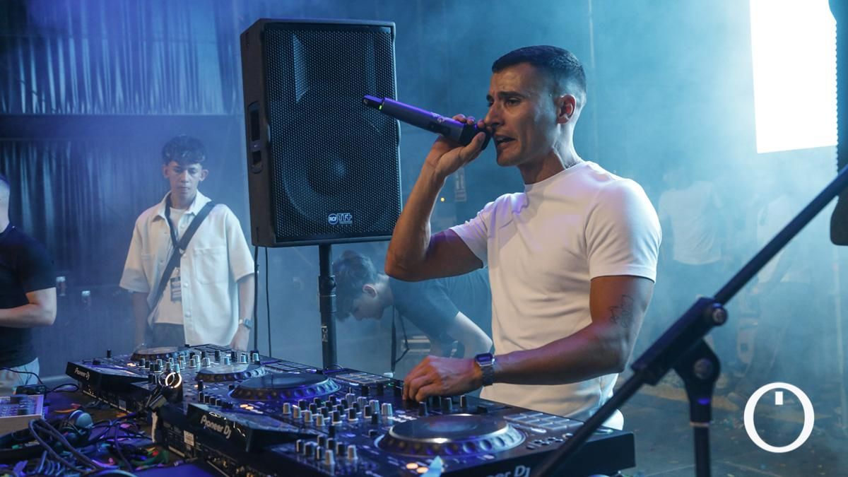 Fiesta de bienvenida universitaria