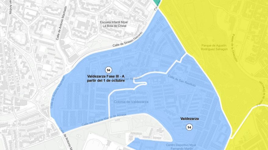El Ayuntamiento de Madrid pinta 701 plazas de aparcamiento en Moncloa para regularlas con parquímetros