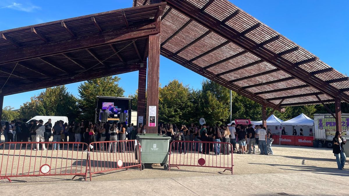 Fiesta universitaria en el Parque del Ebro de Logroño